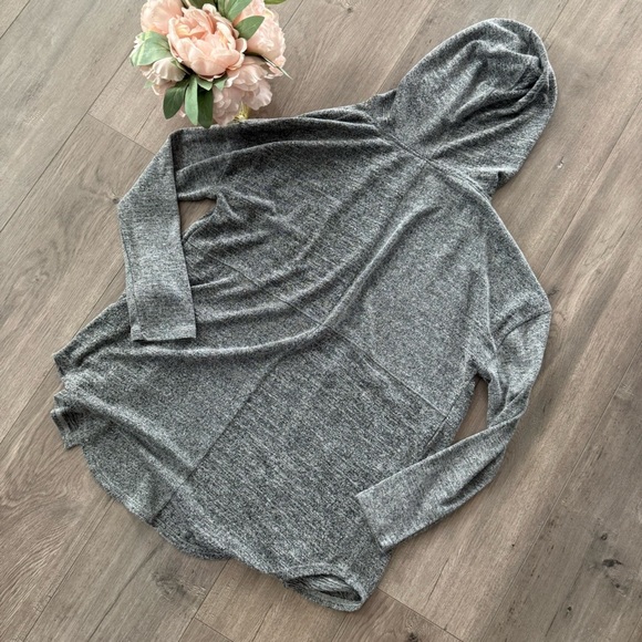❄️BF SALE❄️ New Mudd Jeans Heather Grey Hooded Cardigan Sweater - Picture 2 of 4
